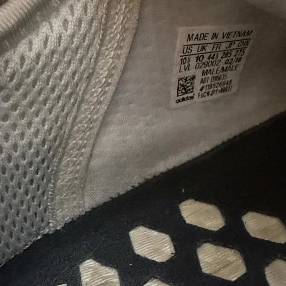 Adidas NMD R1 sneaker White - size 10.5